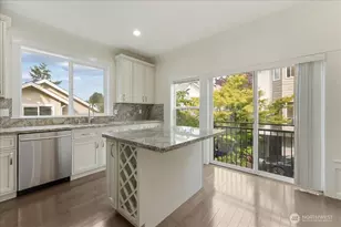 12722 35th Ave House D NE, Seattle, WA 98125 - Photo 16
