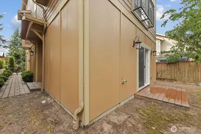 12722 35th Ave House D NE, Seattle, WA 98125 - Photo 4