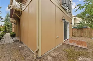 12722 35th Ave House D NE, Seattle, WA 98125 - Photo 4