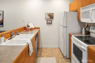 600 Malden Ave E, Seattle, WA 98112 - Photo 6