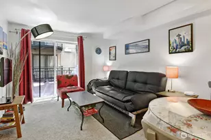 425 Vine St, Seattle, WA 98121 - Photo 4