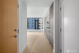 2510 6th Ave, Seattle, WA 98121 - Photo 4