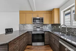 4341 8th Ave NE, Seattle, WA 98105 - Photo 8