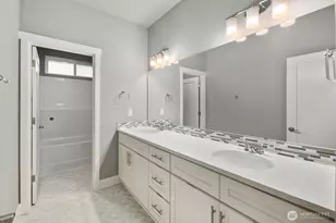 13437 Edmunds Pkwy E, Bonney Lake, WA 98391 - Photo 32
