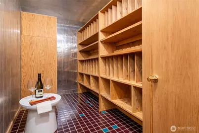 2117 N 36th Street, Seattle, WA 98103 - Photo 8