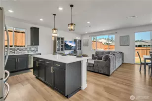 12701 177th Ave E, Bonney Lake, WA 98391 - Photo 6