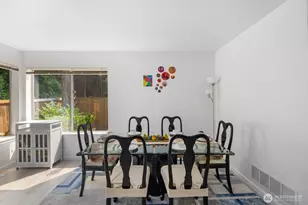 25700 SE 35th Pl, Sammamish, WA 98029 - Photo 10