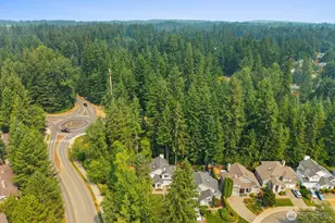 25700 SE 35th Pl, Sammamish, WA 98029 - Photo 32