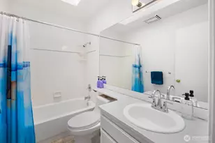 25700 SE 35th Pl, Sammamish, WA 98029 - Photo 22
