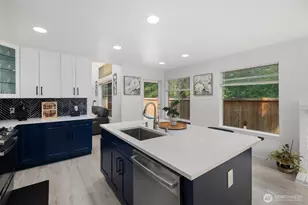 25700 SE 35th Pl, Sammamish, WA 98029 - Photo 12