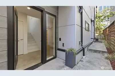 710 14th Avenue #C, Seattle, WA 98122 - Photo 22