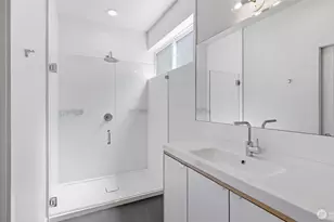 710 14th Ave, Seattle, WA 98122 - Photo 12
