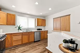 910 27th Ave SE, Puyallup, WA 98374 - Photo 8