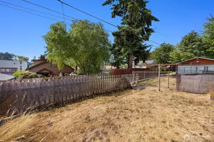 941 N 103rd St, Seattle, WA 98133 - Photo 16