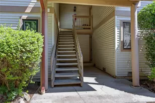 17521 118th Ave SE, Renton, WA 98058 - Photo 2