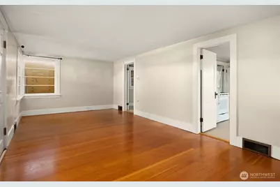 943 N 103rd Street, Seattle, WA 98133 - Photo 4
