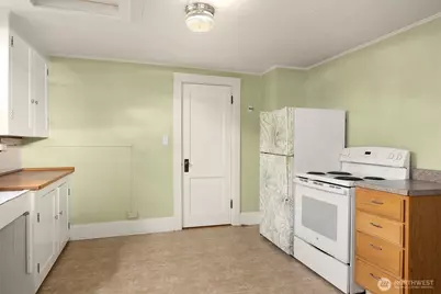 943 N 103rd Street, Seattle, WA 98133 - Photo 6