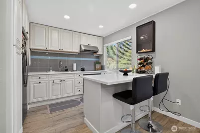 12424 NE 145th St #C10, Kirkland, WA 98034 - Photo 10