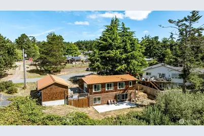 854 Burroughs Avenue, Oak Harbor, WA 98277 - Photo 36
