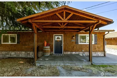854 Burroughs Avenue, Oak Harbor, WA 98277 - Photo 4