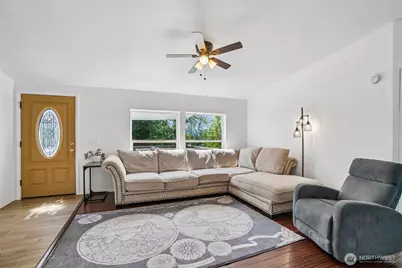 127 Pioneer Avenue NE, Castle Rock, WA 98611 - Photo 6