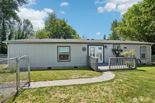 127 Pioneer Ave NE, Castle Rock, WA 98611 - Photo 4