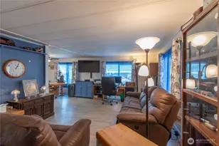 9314 Canyon Rd E, Puyallup, WA 98371 - Photo 12