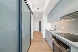 450 Main St, Seattle, WA 98104 - Photo 12
