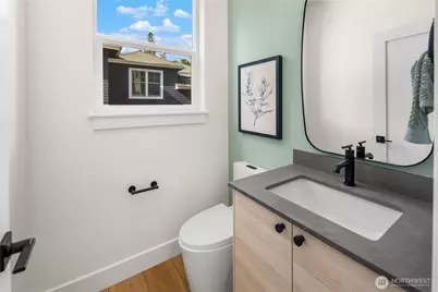 613 B 18th Avenue E, Seattle, WA 98112 - Photo 6