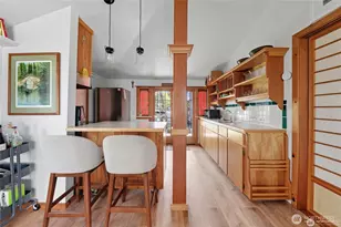 2727 Fairview Ave E, Seattle, WA 98102 - Photo 14
