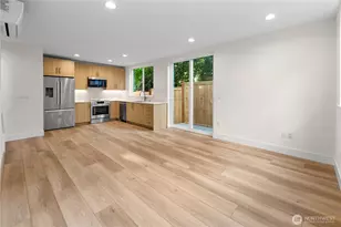 615 18th Ave E, Seattle, WA 98112 - Photo 2