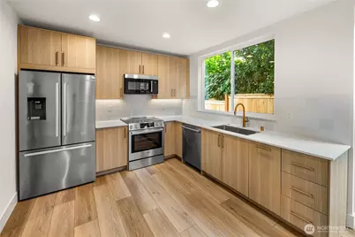 615 18th Avenue E, Seattle, WA 98112 - Photo 4