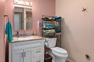 651 SE Bayshore Dr, Oak Harbor, WA 98277 - Photo 12