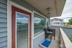 651 SE Bayshore Dr, Oak Harbor, WA 98277 - Photo 8