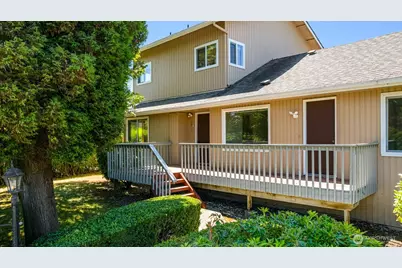 8815 18th Avenue SW, Seattle, WA 98106 - Photo 2