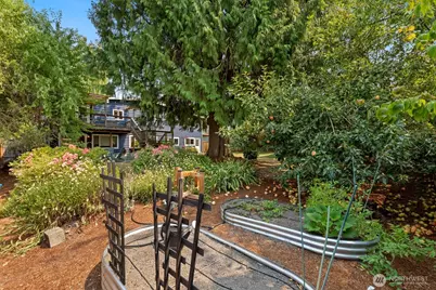 10913 NE 48th Street, Kirkland, WA 98033 - Photo 36