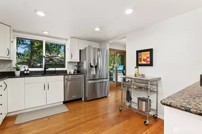 16242 NE 30th Street, Bellevue, WA 98008 - Photo 10