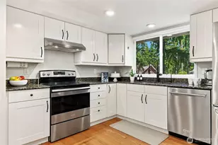 16242 NE 30th St, Bellevue, WA 98008 - Photo 12