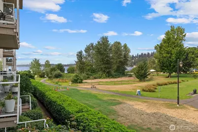 9715 NE Juanita Drive #210B, Kirkland, WA 98034 - Photo 4