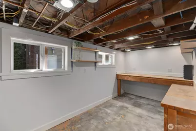 6408 Francis Avenue N, Seattle, WA 98103 - Photo 34