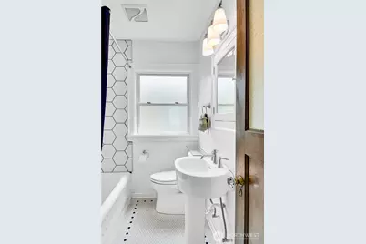 1916 11th Avenue W, Seattle, WA 98119 - Photo 16