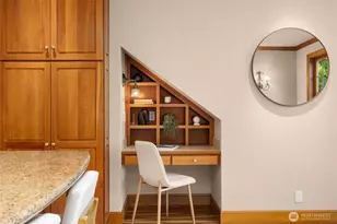 8916 Ferncliff Ave NE, Bainbridge Island, WA 98110 - Photo 20