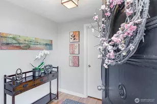 5051 Harold Pl NE, Seattle, WA 98105 - Photo 4
