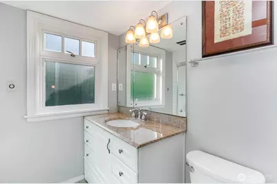 5051 Harold Place NE, Seattle, WA 98105 - Photo 16