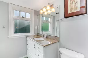 5051 Harold Pl NE, Seattle, WA 98105 - Photo 16