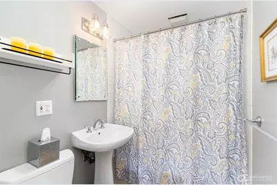 5051 Harold Place NE, Seattle, WA 98105 - Photo 10
