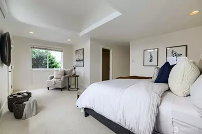 721 N 79th Street, Seattle, WA 98103 - Photo 14