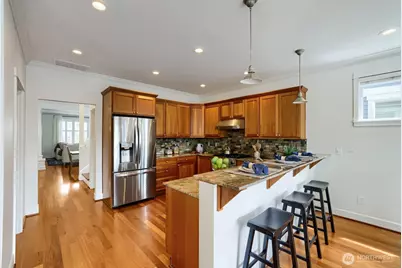 721 N 79th Street, Seattle, WA 98103 - Photo 10