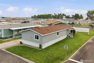 2240 W Broadway Ave, Moses Lake, WA 98837 - Photo 2