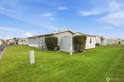 2240 W Broadway Avenue #22, Moses Lake, WA 98837 - Photo 24